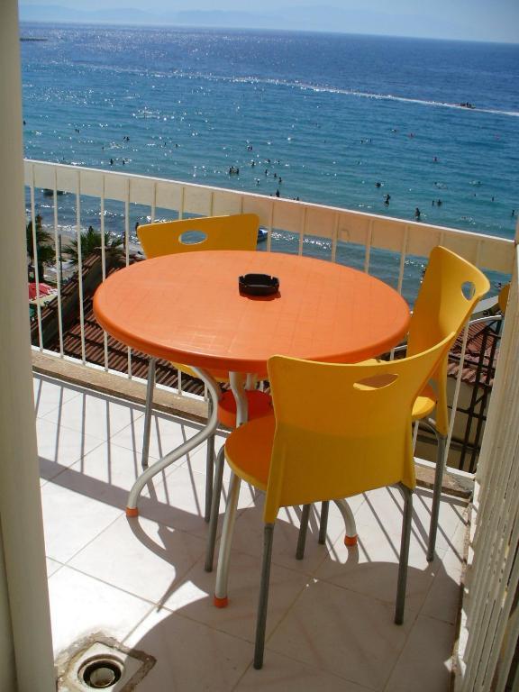 Kibar Apart Pansiyon Kusadası Zimmer foto